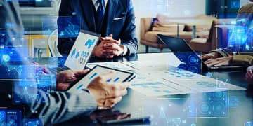 IEEE 専門家らが考察　自律型 AI と協働する人間がいま求められている能力　労働者の自律性が損なわれる可能性もある時代のキャリア開発へのヒントは