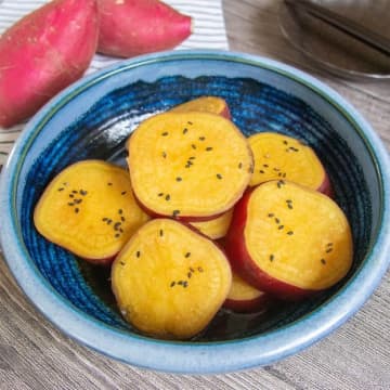 【さつまいもの煮物にはアレを入れてみて】「いつものよりおいしい！」「家族から大好評」簡単おかずレシピ