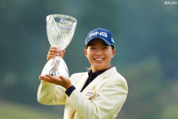 「もう一生打てない（笑）」渋野日向子が披露した“面白いゴルフ”【2021年思い出フォト】