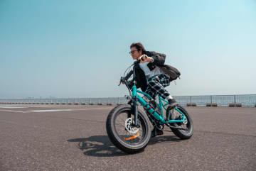 【伊勢谷友介 × eBike】自転車をキャンバスにした一点物アート車両をオークション販売！二子玉川 蔦屋家電で11/1より期間限定展示！