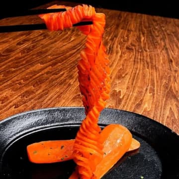 【にんじんはこう食べれば1袋まるごと秒で消える！】「こんな食べ方あったなんて」「思わずおかわりしたくなる」簡単絶品レシピ4選