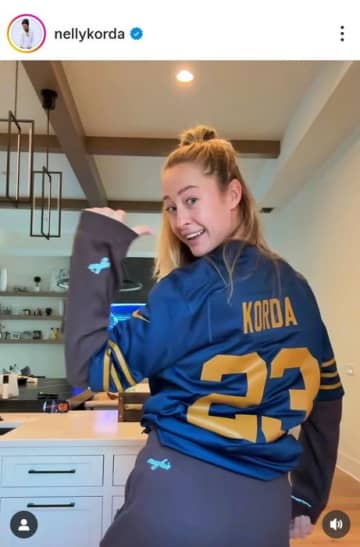 ネリー・コルダの魅力炸裂！ 美しいスイングからジムでのトレーニング、白いワンピース姿まで、17枚の写真と動画を大公開