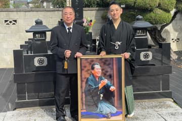 三遊亭円楽、5代目円楽十七回忌法要で一門を引っ張る覚悟　父好楽「一回り大きくなった」