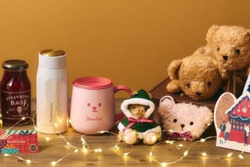 タリーズコーヒー25年クリスマスグッズ、“ベアフル”のマグカップ＆ふわふわポーチなど