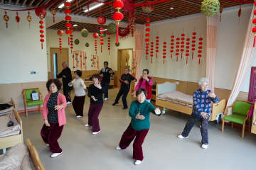 「壁のない老人ホーム」で高齢者ケア拡充　中国山東省