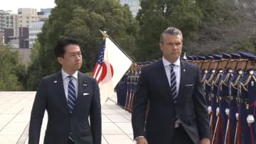 小泉防衛相、ヘグセス国防長官と初会談　防衛力強化に取り組む方針伝える
