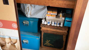 「開けた瞬間、息が止まった」四十九日を前に、82歳母のクローゼットを開けたら…奥にあった〈意外なモノ〉に絶句