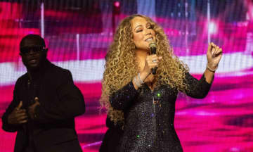 マライア・キャリー、7年ぶりの来日公演初日ライブレポ：7オクターブ伝説が健在だったベストの内容