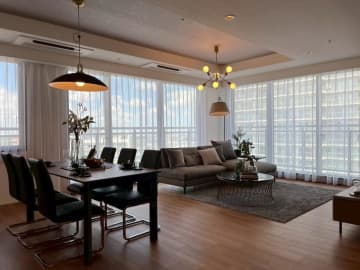 WコンフォートタワーズWEST 44階｜「辰巳」駅徒歩8分。120㎡超、広々28帖LDK。空と緑と水辺の爽快な眺望のワイドスパンバルコニー。収納豊富、家具付き3LDK