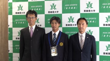 【巨人】ドラ3亜大・山城京平に指名あいさつ「緩急を武器に先発へ」博松スカウト「将来的には155キロを超える」