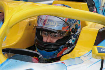 休日は自分のVITAでサーキット走行。みなぎる情熱で走りを探求するお茶目な弁護士レーサー【KYOJOインタビューVol.14／山本龍】