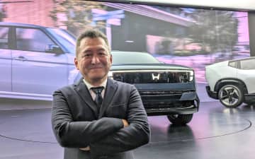 ホンダ、世界初公開の次世代バッテリEV「Honda 0 α」はどんなクルマ？ 航続距離や価格など開発担当の廣瀬敏和氏に聞いてみた