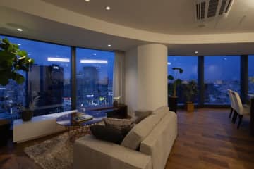 ワテラスタワーレジデンス 25階｜「御茶ノ水」駅徒歩4分。5駅11路線利用可。利便性抜群の商業施設一体型の高層タワーレジデンス。パノラマウィンドウから、ダイナミック夜景を望むステータスのある邸宅