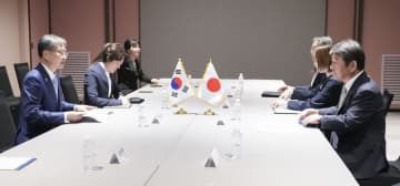 日韓外相、安定的な関係を推進　茂木氏、就任後初の会談