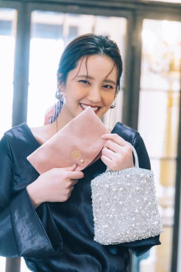 堀田茜が表紙に　山本美月・藤井夏恋・トラウデン直美が登場『CLASSY.』12月号