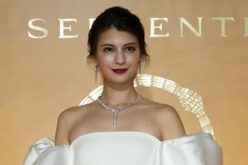 マギー、2000万円越えの愛車を披露→「上のグレードやん」「かっこよすぎ」と反響