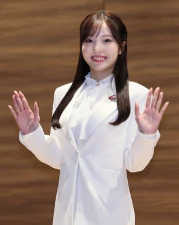 「え！？」本田真凜、人気アイドルとの“そっくり”2ショットに「お顔似てる」「姉妹感強め」と大反響