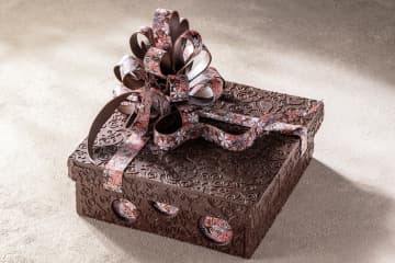 お値段なんと5万円！「高級すぎるクリスマスケーキ」の“気になる仕様”が凄かった…!!（画像あり）