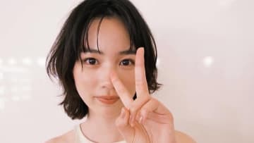 のん 美デコルテ際立つ“マーメードドレス”姿に絶賛の嵐！「もはや神々しい」「ギリシャ彫刻みたい」無邪気な笑顔にファンもん絶