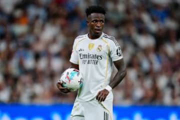 ヴィニシウスが声明「マドリディスタのみんなに謝罪したい」…クラシコで途中交代告げられ激昂