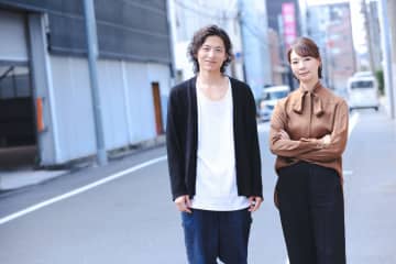 宮﨑秋人×朝海ひかる「大人ってなんだろう？」新宿“トー横”が舞台の作品で、興信所調査員と娘を亡くした母親役に挑む『Too Young』