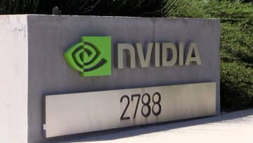 半導体大手エヌビディア時価総額一時5兆ドル超え　世界の上場企業で初