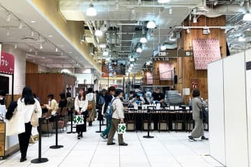初日から大賑わい！阪神百貨店の一角が「純喫茶」に？今年は大阪の名店増加