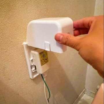 すぐに埃が溜まるトイレ内のコンセントまわりをDIY