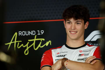 【Ｆ１】神童ベアマン躍進で恋人トリアーニさん感涙→抱きしめる姿が脚光「琴線に触れた」