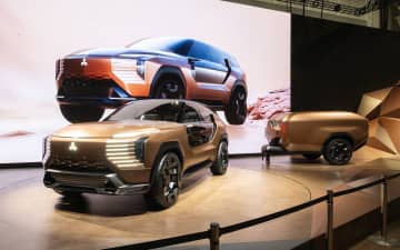 三菱自動車、コンセプトカー「エレバンスコンセプト」初公開 加藤隆雄社長がプレゼン