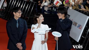 【動画】キンプリ高橋海人＆芳根京子、レカペ登場　ハートポーズのリクエストに笑顔