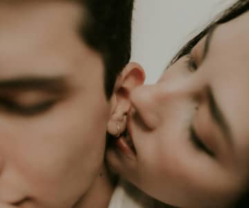 愛が伝わるキスマークの上手な付け方｜彼の本音と失敗しないための完全ガイド