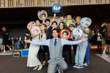 “とく恋ロス”の方必見！小栗旬、ハン・ヒョジュらキャスト陣の初公開オフショット Netflix『匿名の恋人たち』