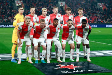 試合前のスタンドに海外驚愕「なんという光景」　日本人も所属…ド迫力演出が「すべてを超えた」