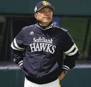 ソフトバンク、守備陣のミスが目立つ　里崎氏「記録に残る残らないを含めて…」