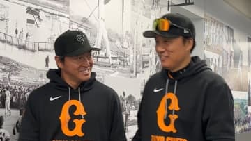 【巨人秋キャンプ】長野久義が練習の“お手伝い”　李承燁コーチと選手の橋渡し役も