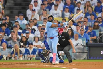 ドジャース開始1分で悲報「嘘だろ」「なにが起きた」　たった3球で劣勢…WS史上初の珍事に衝撃