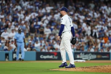 ドジャース・スネルのＷＳ史上初「不名誉記録」を米メディア速報　３球連続直球で連続被弾