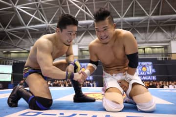 【新日本】吉岡勇紀、デビュー9周年の「洗礼」。金丸＆東郷の非情な集中砲火を耐え、KUSHIDAと掴んだ執念の3勝目「キャリア20年目以上のベテランの言うことは聞かない方がいい」