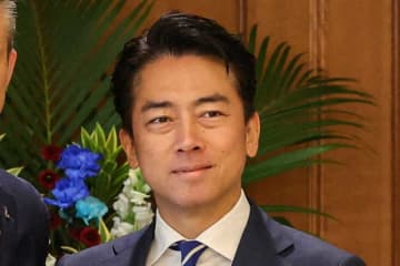 「超イケてる」「めっちゃ似合ってる！」　小泉進次郎防衛相、米国防長官に粋なプレゼント　“おそろいファッション”に称賛の声