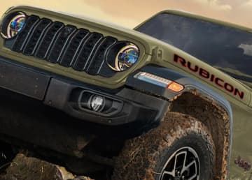 ジープ Wrangler Rubiconに2ドア限定車が登場　高オフロード性能＆特別色