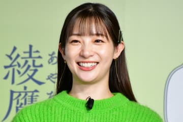 足立梨花、足が「プルプル震えてた」指摘に苦笑い「ちょっとやめてくださいよ」