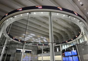 東証、一時最高値を更新　相場の過熱感警戒でもみ合い