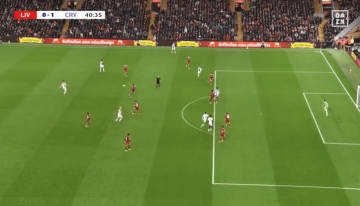 鎌田大地がリヴァプール守備陣を引き裂く！“ほぼアシスト”の高精度パスが話題「これがクリスタルキングよ」「めちゃくちゃ良い」