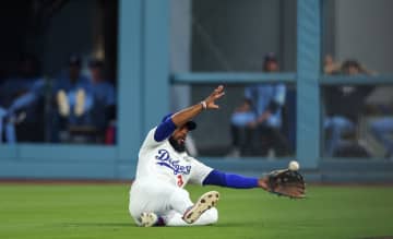 T・ヘルナンデスの拙守で三塁打→犠飛でドジャース痛恨の失点を献上…元WBC戦士が苦言「あれは身体で止めないと」