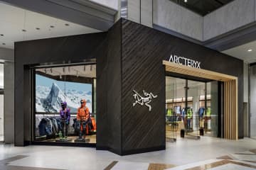 【池袋直結】アークテリクス国内最大級ストアが東武百貨店にオープン！洗濯乾燥機完備の「ReBIRD™️サービスセンター」とコミュニティ空間で"日常と山"をつなぐ！