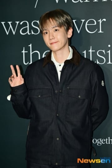 【PHOTO】EXO ベクヒョン、騒動の中笑顔で登場…「MONCLER」のイベントに出席（動画あり）