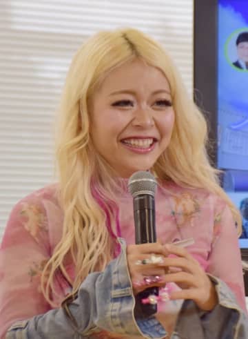 「Charaかと思った」エルフ荒川の“別人級”ショットにSNS驚き「誰かと…」「カッコいい！」