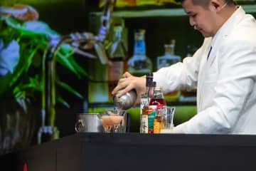 サントリー、国内バーテンダー“プロ技職人”の頂点を選ぶ「ザ・バーテンダーアワード2025」を開催