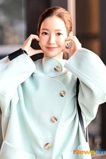 【PHOTO】パク・ミニョン、スケジュールのため日本へ！キュートに挨拶（動画あり）